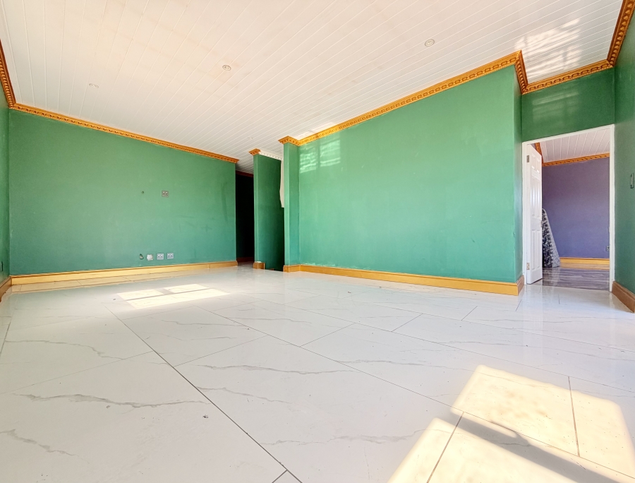 5 Bedroom Property for Sale in Hawston Western Cape